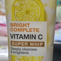 Garnier Bright Complete Super Whip