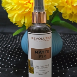 Revolution Matte Oil Controll Makeup Fixer