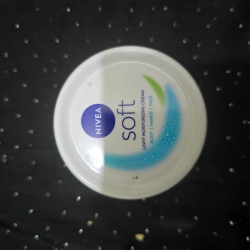Nivea Soft Light Moisturizer Cream