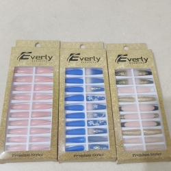 Everly Fake Nails