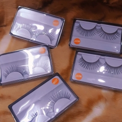 Huda Beauty Natural Eyelash