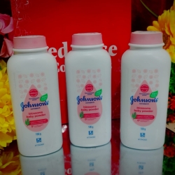 Johnson&#039;s Blossoms Baby Powder 100g