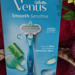 Gillette Venus Smooth Sensitive Razor For Women